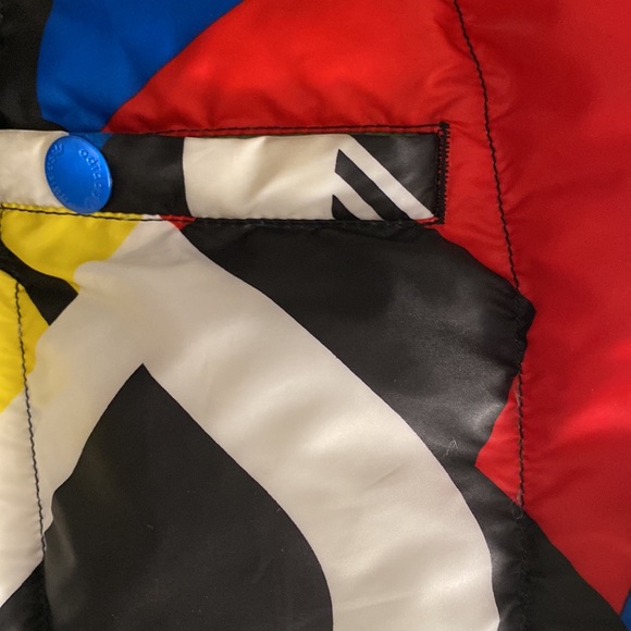 Vintage Adidas Puffer Vest. - Picture 7 of 7